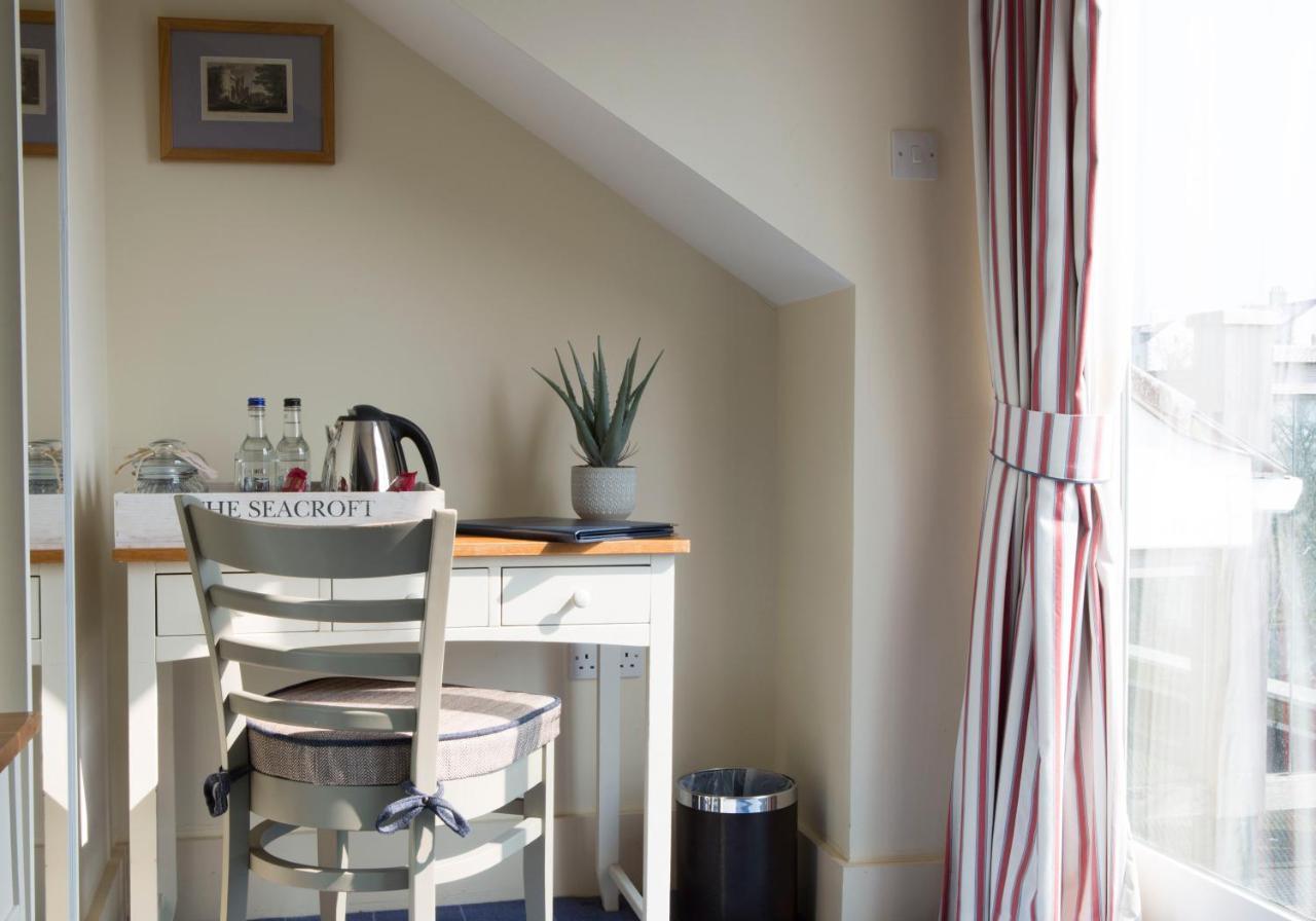 Seacroft Hotel Триадър Екстериор снимка