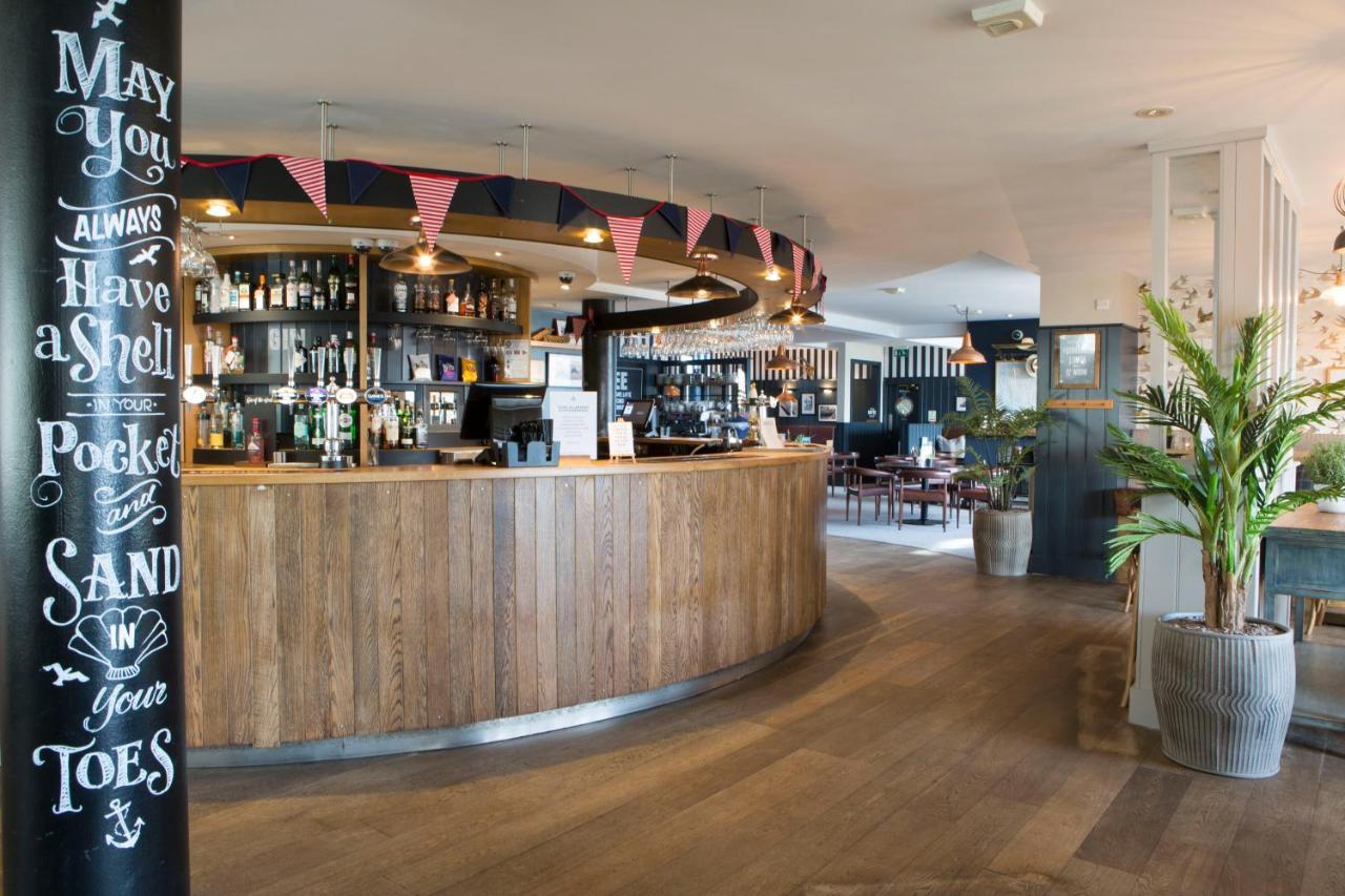 Seacroft Hotel Триадър Екстериор снимка